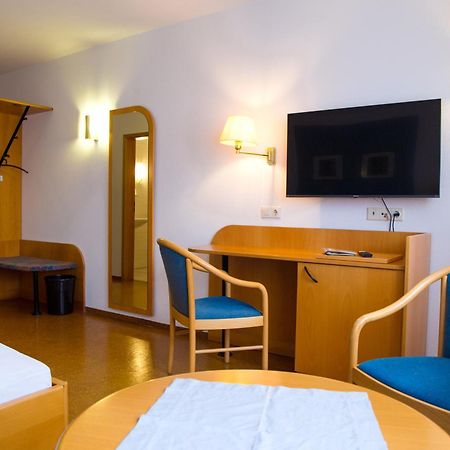 Hotel Zur Linde Gaedheim Ngoại thất bức ảnh