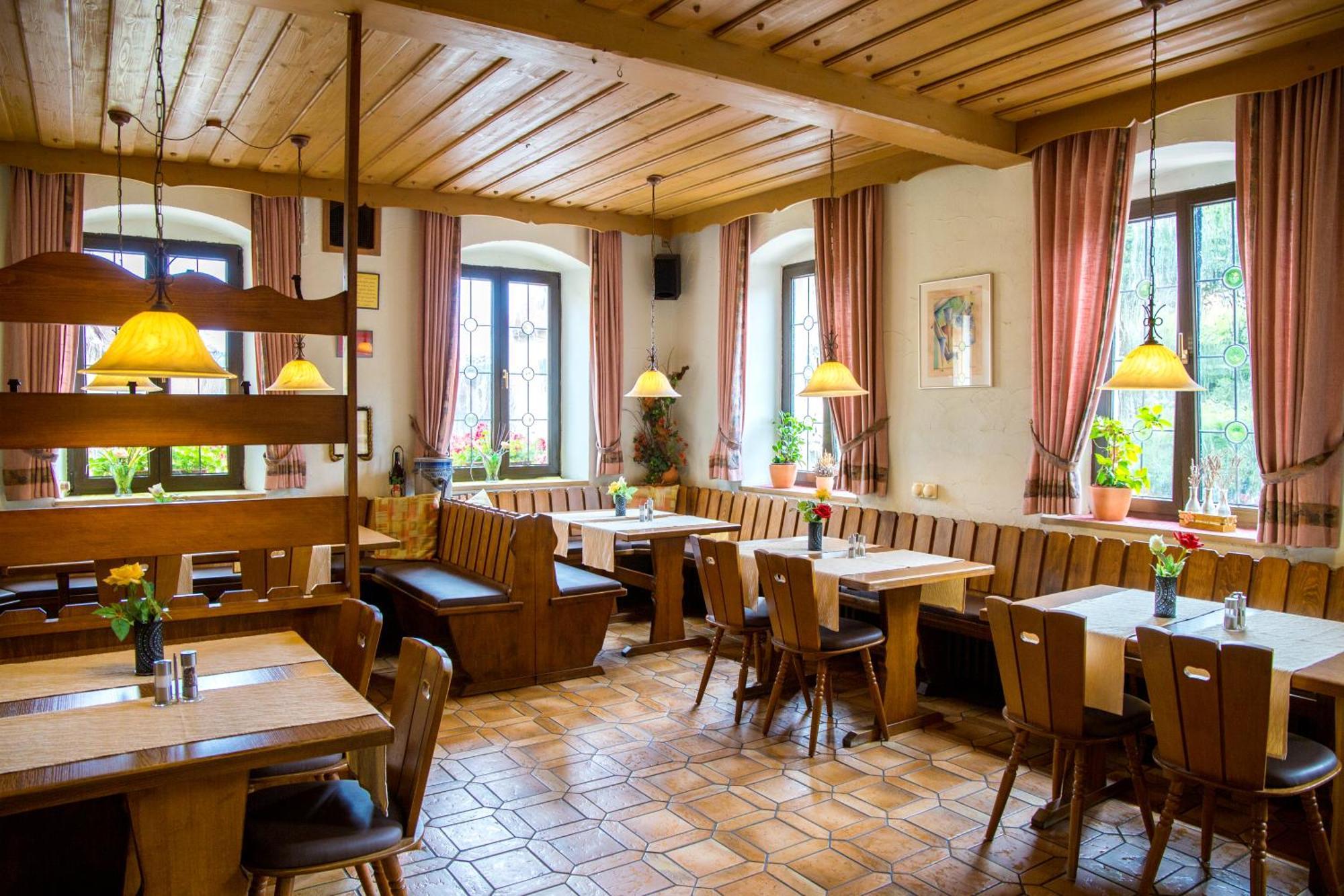 Hotel Zur Linde Gaedheim Ngoại thất bức ảnh